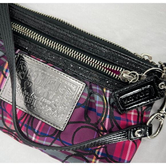 Coach purse Poppy Signature Pink plaid large wristlet bag - Picture 11 of 15
